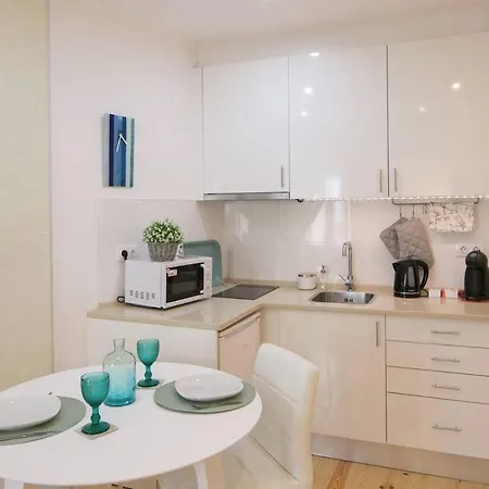 Central Turquoise Studio Apartment