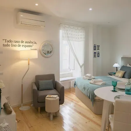 Central Turquoise Studio Lisbon