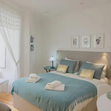 Central Turquoise Studio Lisbon