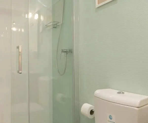 Central Turquoise Studio Apartment Lisbon